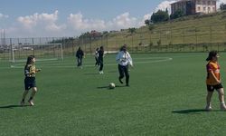 Beylikova Gençlik ve Spor İlçe Müdürlüğü tarafından ücretsiz kız futbol kursu açıldı