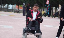 Engel tanımayan azmiyle okulundan mezun oldu
