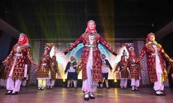 Halk dansları gala gecesi büyüledi