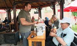 Huzurevinde dondurma keyfi