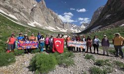 İzmir Trekking Kulübü'nden Hakkari'ye doğa çıkarması
