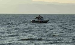 İznik Gölü'nde akıntıya kapılan emekli polis hayatını kaybetti, oğlu kurtarıldı