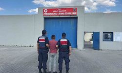 Jandarma çeşitli suçlardan aranan 35 kişiyi yakaladı