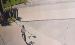 Kargadan kaçarken taklalar attı, o anlar kamerada