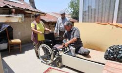 Kayınvalidesi vefat eden gelin, 7 yıldır engelli kayınbiraderine bakıyor