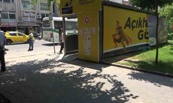 Klimalı duraklar devre dışı bırakıldı, vatandaş gölgeye sığındı