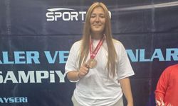 Manisalı Boksör Doğa Tezcan Türkiye üçüncüsü oldu