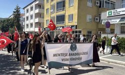 Menteşe Anadolu Lisesi'nde 3. Geleneksel Veda Yürüyüşü gerçekleşti