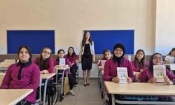 Minik yürekler, kalemleriyle Gazze'nin sesi oldular