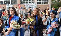 Muharrem Hasbi Anadolu Lisesi'nde mezuniyet sevinci