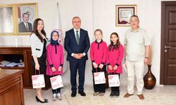 Ortaokul öğrencilerinden Gazze'deki yaşıtları için anlamlı kitap