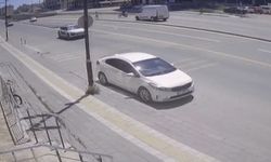 Panelvanın çarptığı elektrikli bisiklet sürücüsü ağır yaralandı