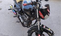 Plakasız motosikletle yola çıkan ehliyetsiz sürücüye 105 bin lira ceza