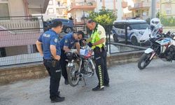 Polisi karşısında görünce motosikleti bırakıp kaçtı