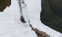 Rize'nin yayla yollarında kar temizleme çalışması devam ediyor