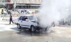 Seyir halindeki otomobil alevlere teslim oldu