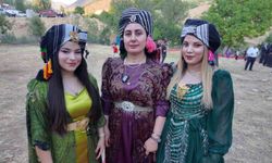Şırnak'ta yüz yıllardır süren gelenek: Başlara takılan puşiler, düğünlere renk katıyor