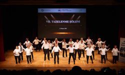 Tazelenme Üniversitesi dönem sonunu şölen ile kutladı