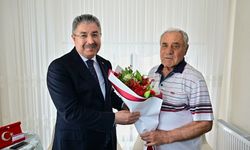 Vali Yılmaz, Babalar Günü'nde şehit ailesini ziyaret etti