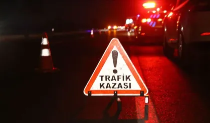 Polis aracı ve otomobilin çarpışmasıyla 6 kişi yaralandı