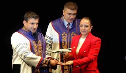 Selçuk Bayraktar’a fahri doktora unvanı verildi