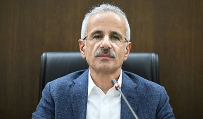 Bakan açıkladı! Sosyal medyada yaş sınırlaması kaç olacak?