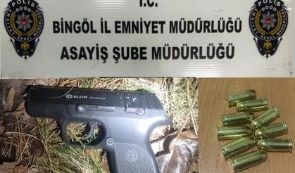 Bingöl’de polis ekipleri tarafından 3 adet silah ele geçirildi