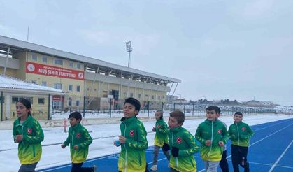 Gençlik ve Spor İl Müdürlüğü, atletizm antrenmanlarını sürdürüyor