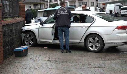 Silahla vurulan şahıs hastaneye giderken kaza yaptı