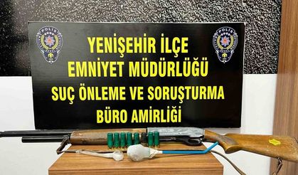 Şüpheli araçta uyarıcı madde çıktı: 3 gözaltı