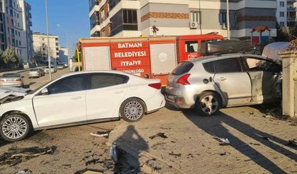2 otomobilin karıştığı kaza, 2 kişinin yaralanmasıyla sonuçlandı