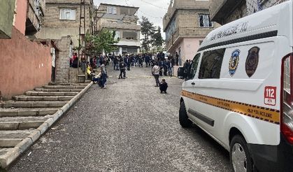 20 yaşındaki genç, bıçaklı saldırıda hayatını kaybetti