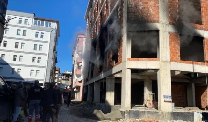 Ordu’da inşaat halindeki 6 katlı binada yangın çıktı