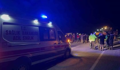 Kaçak göçmen taşıyan tırın gizli bölmesi çöktü
