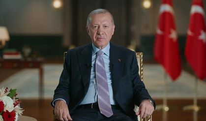 Cumhurbaşkanı Erdoğan, engelli iki çocuğa akülü sandalye hediye etti
