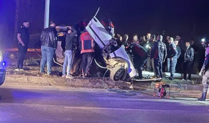 Direğe çarpan araçta 2 yaralı
