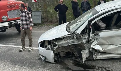İki aracın çarpıştığı kazada 7 yaralı
