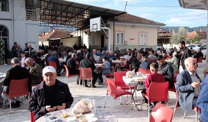 Geleneksel bayram yemeği mahalleliyi bir araya getirdi