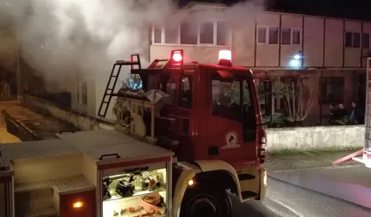 Düzce'de müstakil evde yangın: Ev kullanılamaz hale geldi