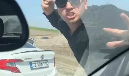 Korna çalan sürücüye sopalı saldırı!