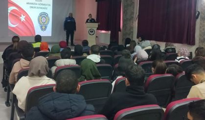 Emniyet ekipleri öğrencilere eğitim faaliyeti