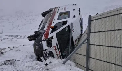 Kahramanmaraş'ta ambulans kazası: 3 sağlık görevlisi yaralandı