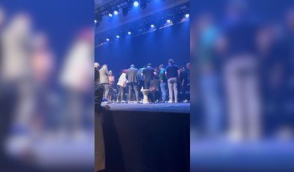 Volkan Konak, konser sırasında kalp krizi geçirdi