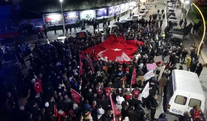 Rize'de İmamoğlu’na destek yürüyüşünde arbede: 1 kişi gözaltına alındı