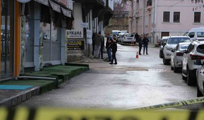 Kastamonu'da apartmanda bulunan el bombası polisi alarma geçirdi