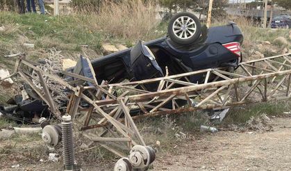 Otomobil caminin bahçesine uçtu: 5 yaralı