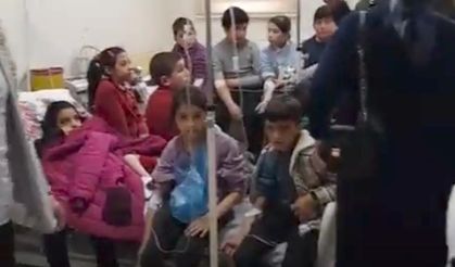 90 öğrenci zehirlenme şüphesiyle hastaneye kaldırıldı