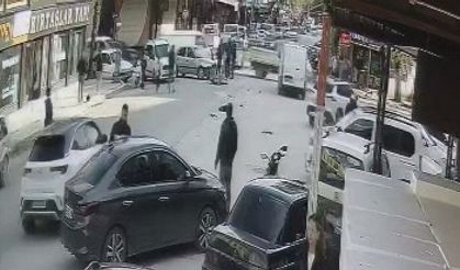 Otomobil ile çarpışan motosikletteki 2 kişi yaralandı