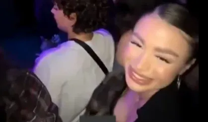 Ezhel'in konserinde sahneye iç çamaşırı atıldı