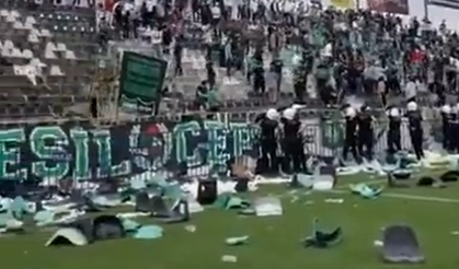 Denizlispor alt lige düştü, taraftar stadı parçaladı